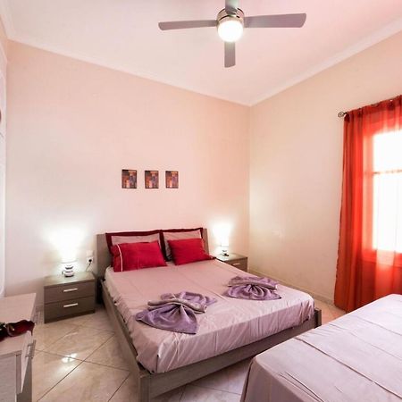 Town House For 6-16 With Ac Βίλα Πάρος Εξωτερικό φωτογραφία