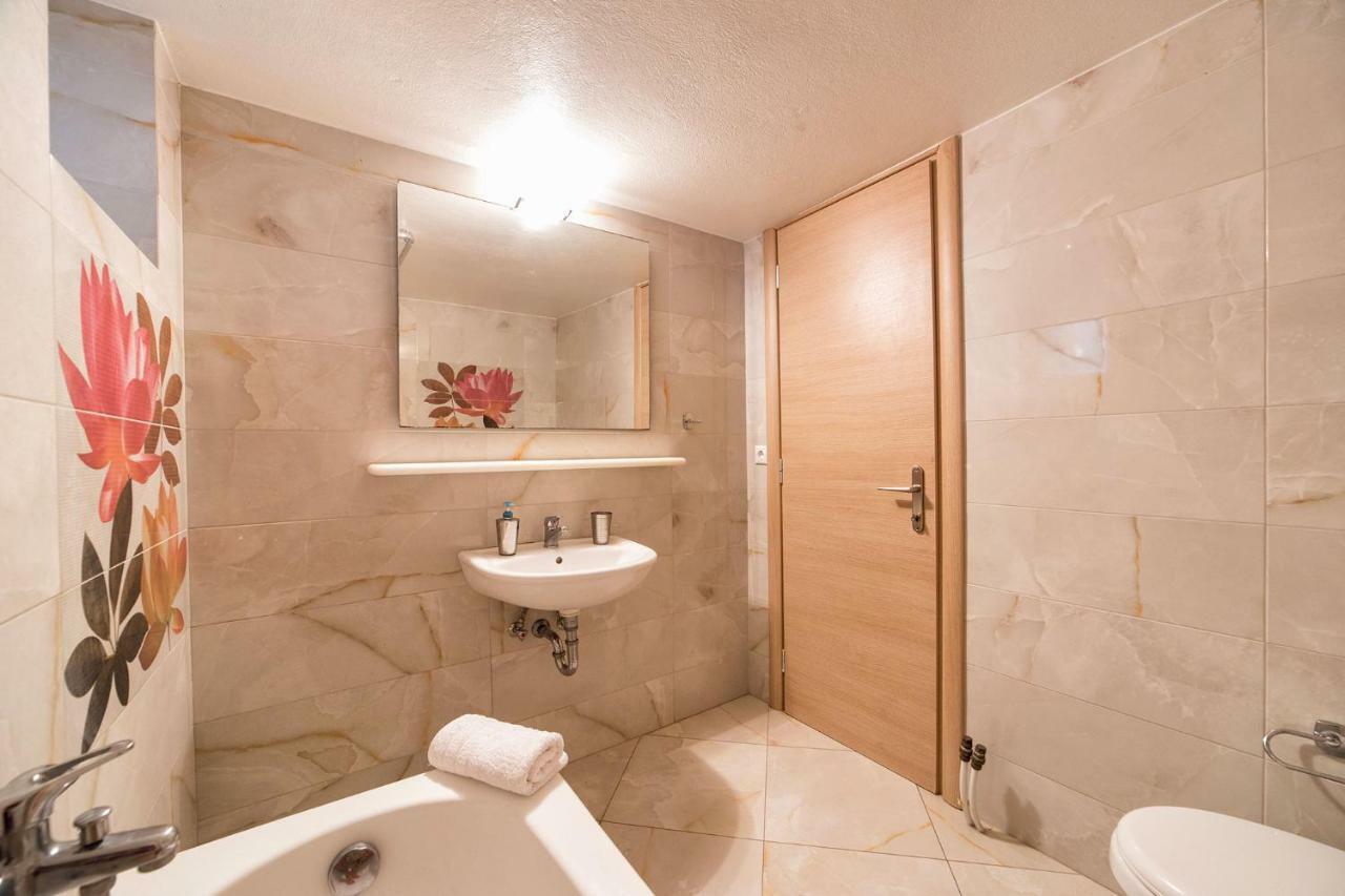 Town House For 6-16 With Ac Βίλα Πάρος Εξωτερικό φωτογραφία